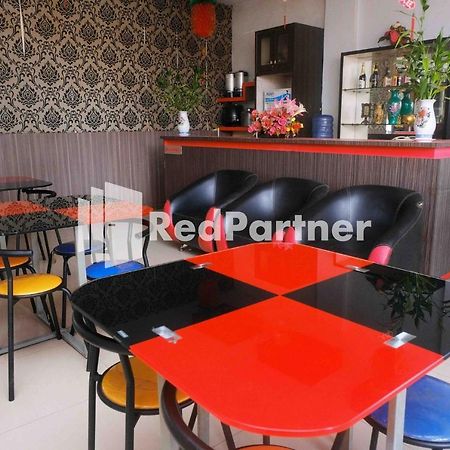 Hotel Permata Makassar Mitra Reddoorz Balangberu Exterior photo