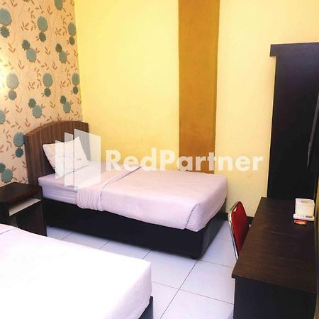 Hotel Permata Makassar Mitra Reddoorz Balangberu Exterior photo