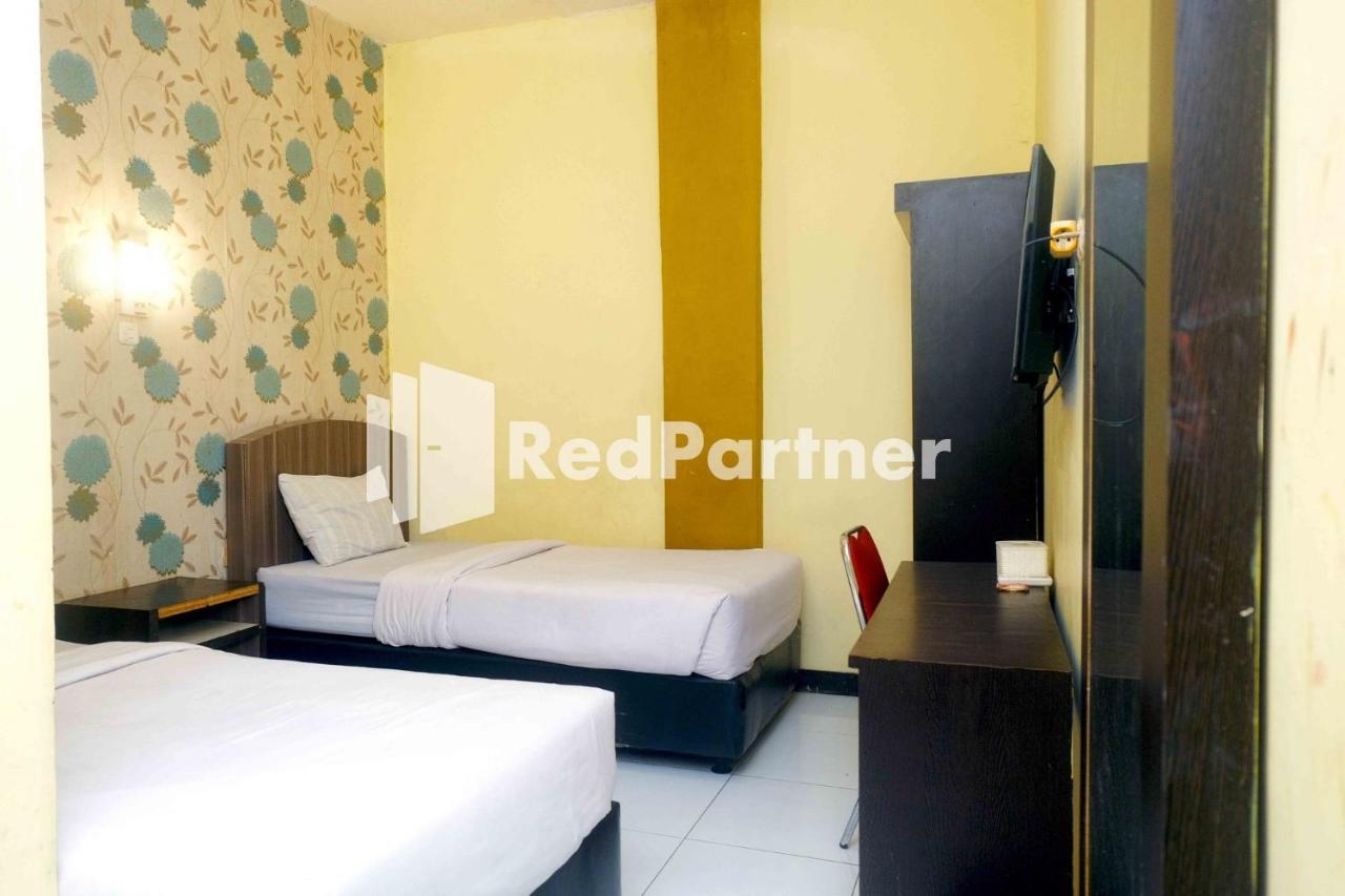 Hotel Permata Makassar Mitra Reddoorz Balangberu Exterior photo
